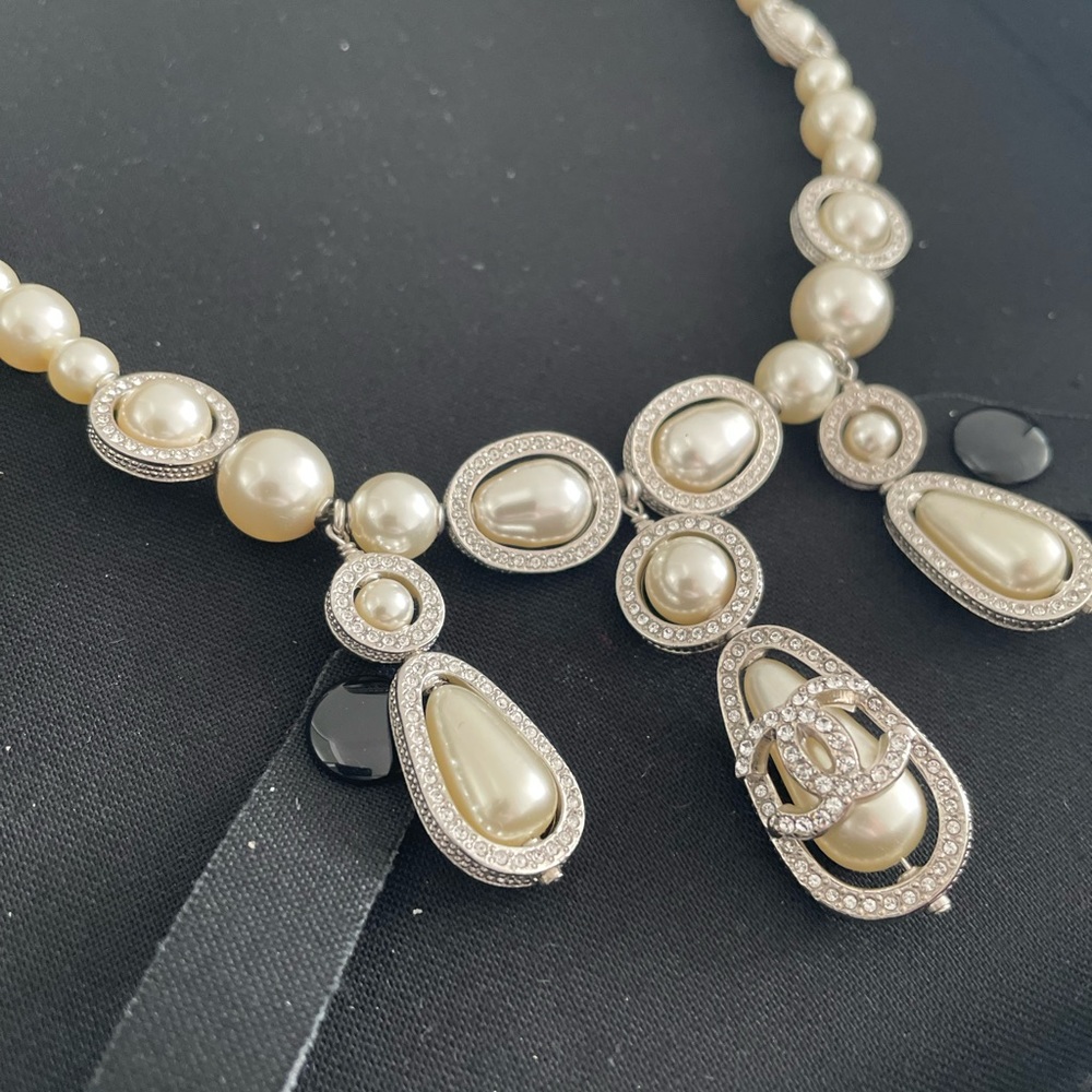 Chanel pearl choker